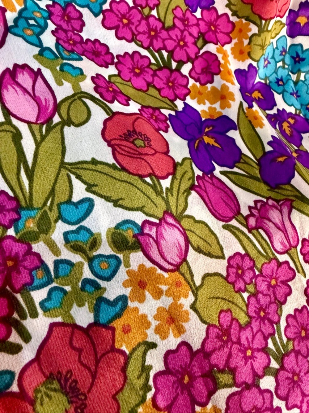 Emery Rose Floral V-Neck Top in Purple & Pink Bloom - Picture 4 of 7